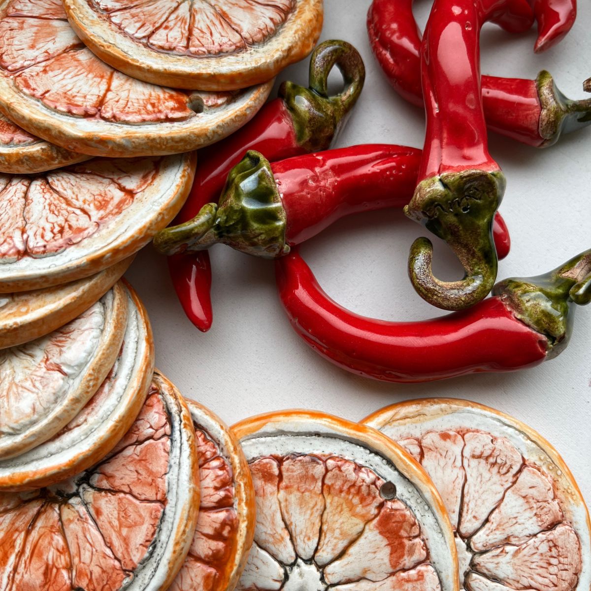 Keramikinių eglutės žaisliukų rinkinys Čili ir Apelsinas - Image 5